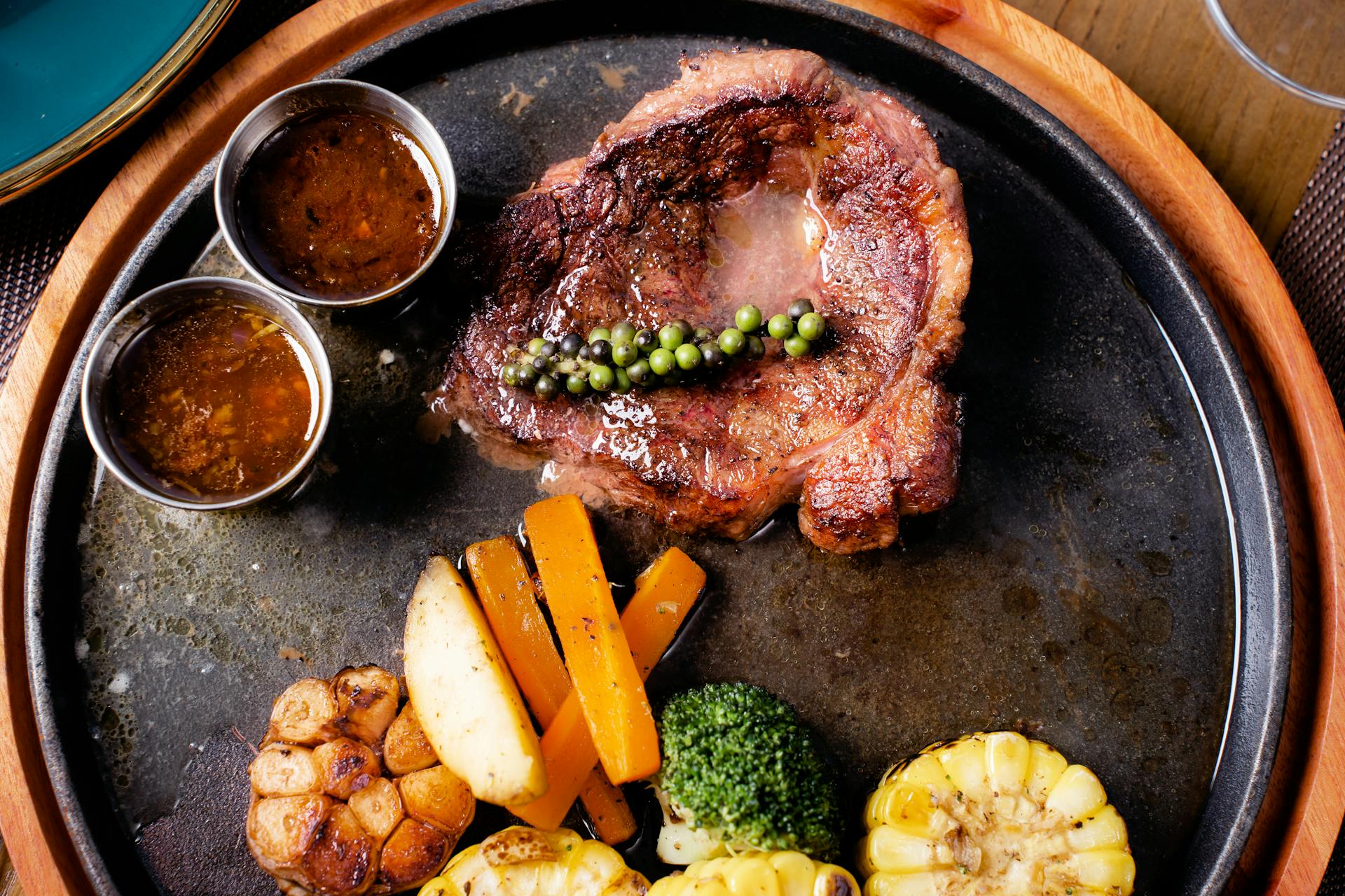 A serving of steak with vegetables | Source: Pexels