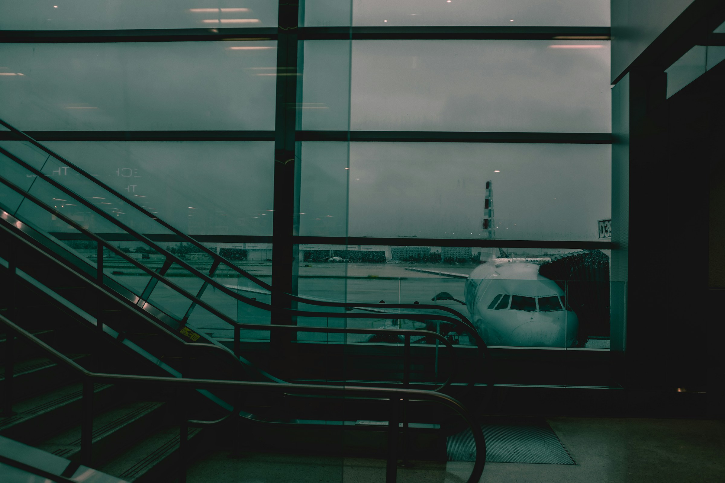 Airport interior | Source: Unsplash