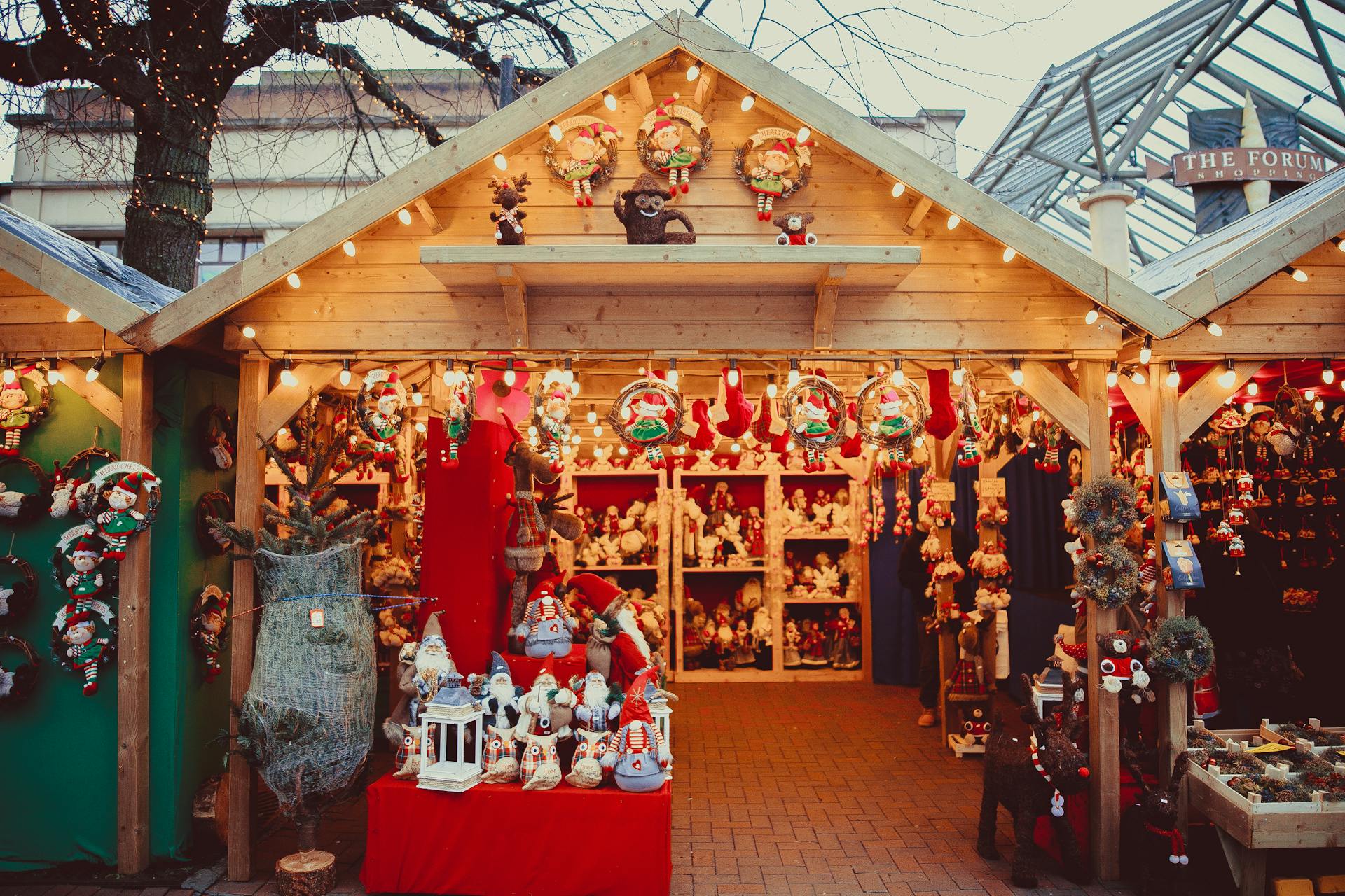 Assorted plush toys displayed in a shop | Source: Pexels