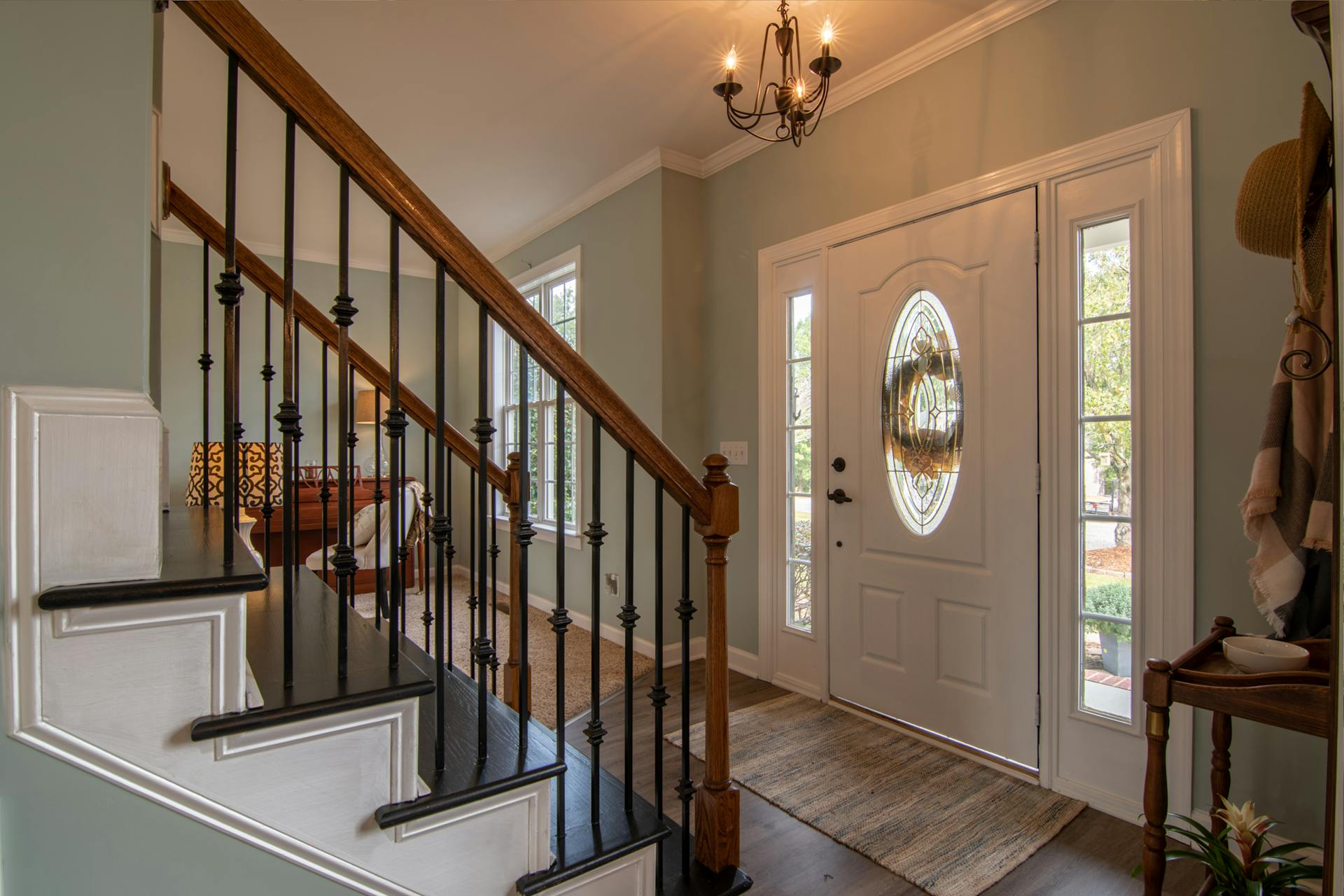 Front door of a house | Source: Pexels