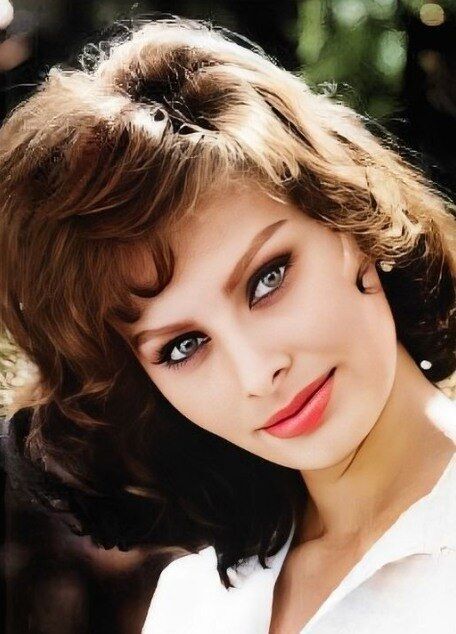 “Sophia Loren: Aging Gracefully and Stylishly – A Surprising Fashion Evolution”